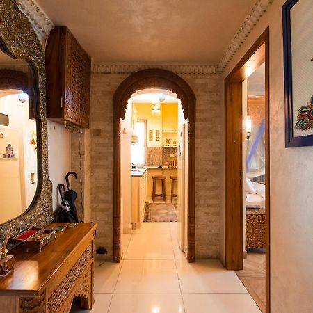 Hidden Gem Antique Apt With Stunning City Views Bukares Bagian luar foto