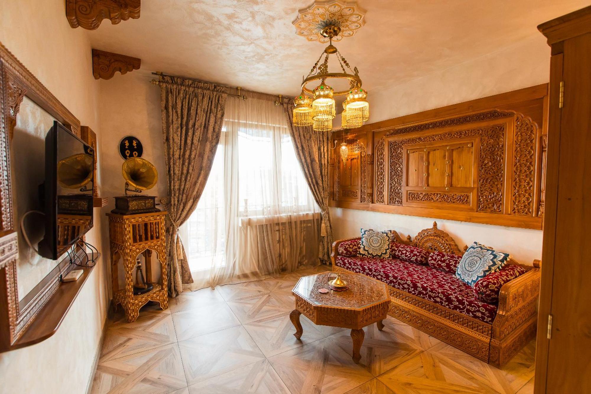 Hidden Gem Antique Apt With Stunning City Views Bukares Bagian luar foto